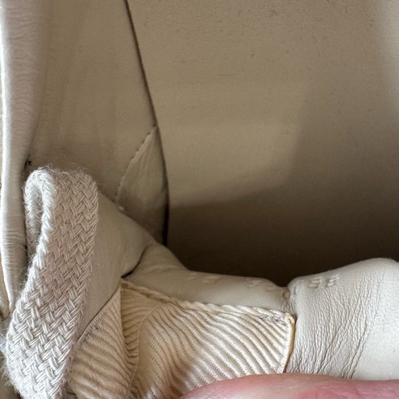 Gucci Rhyton Leather Women’s Distressed Ivory Sneakers, Size 34/4 - Picture 11 of 16